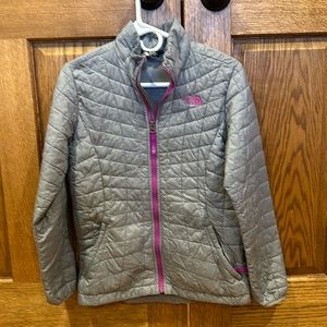 North Face puffer light weight jacket Girls Large Gray